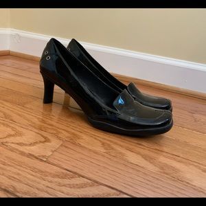 Nine West black heeled shoes